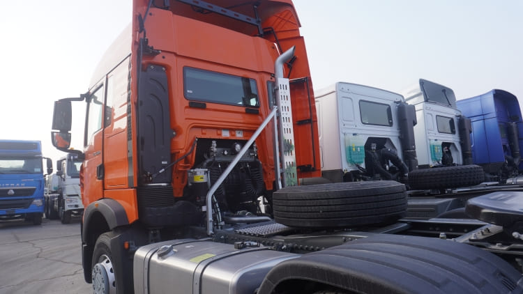 Sinotruk Howo Tractor Head 430 6×4 for Sale in Sudan Suakin