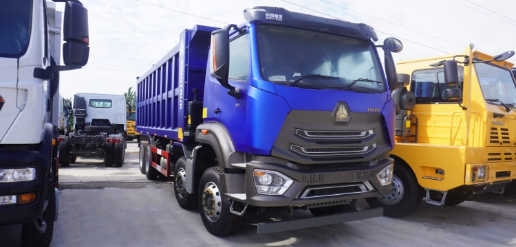 Sinotruck Howo N7 8x4 30 Ton Dump Truck for Sale in Sudan