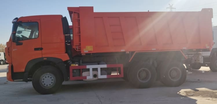 Sinotruk Howo Tipper Truck 371 6x4 for Sale in Port Sudan