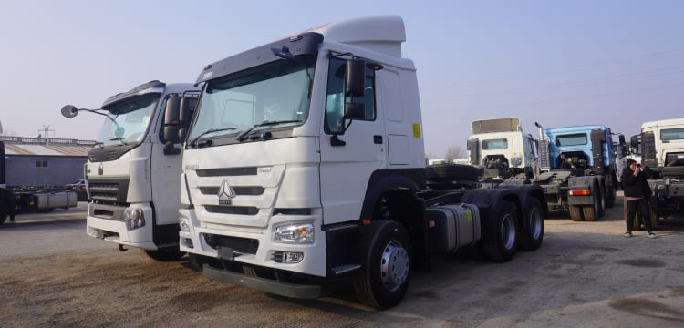 Sinotruk Howo 6x4 tractor truck 420 for Sale in Sudan