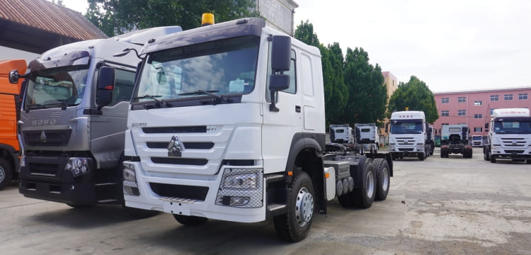 Sinotruk Howo 371 6×4 Truck Tractor for Sale in Port Sudan