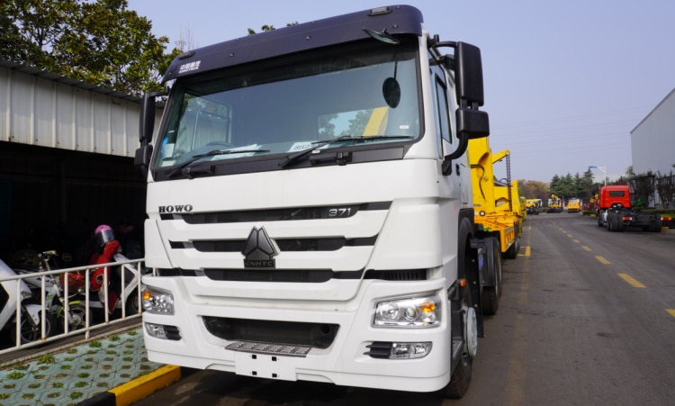 Side Loader Truck in Sudan | Howo Sinotruk Price | Side Lifter | Sinotruk for Sale