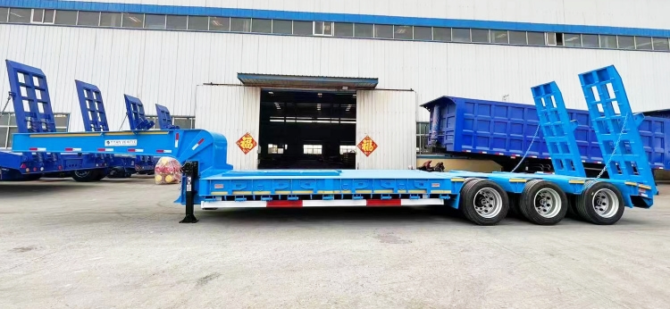 Tri Axle Semi Low Bed Trailer for Sale in Sudan